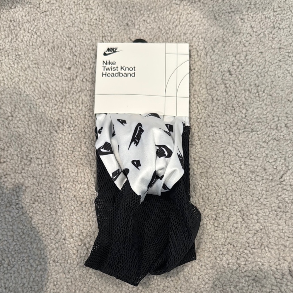Nike Black and White Twist Knot Headband